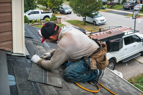 Professional Gutter Installation technician working in Lafayette, OR